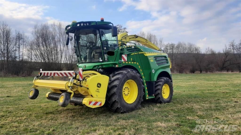 John Deere 8400i Самоходные кормоуборочные комбайны