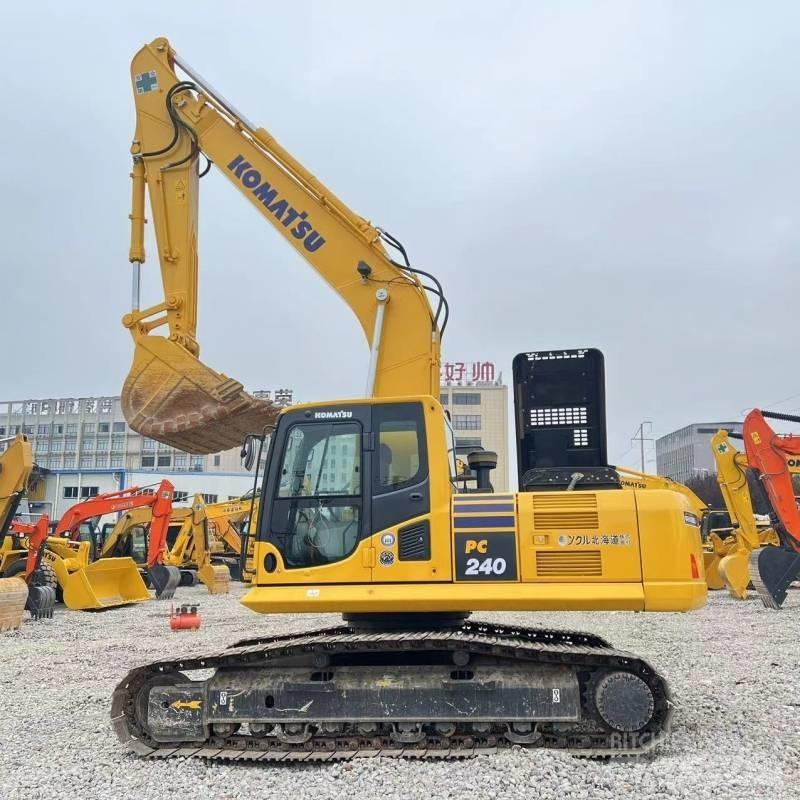 Komatsu PC240 Гусеничные экскаваторы