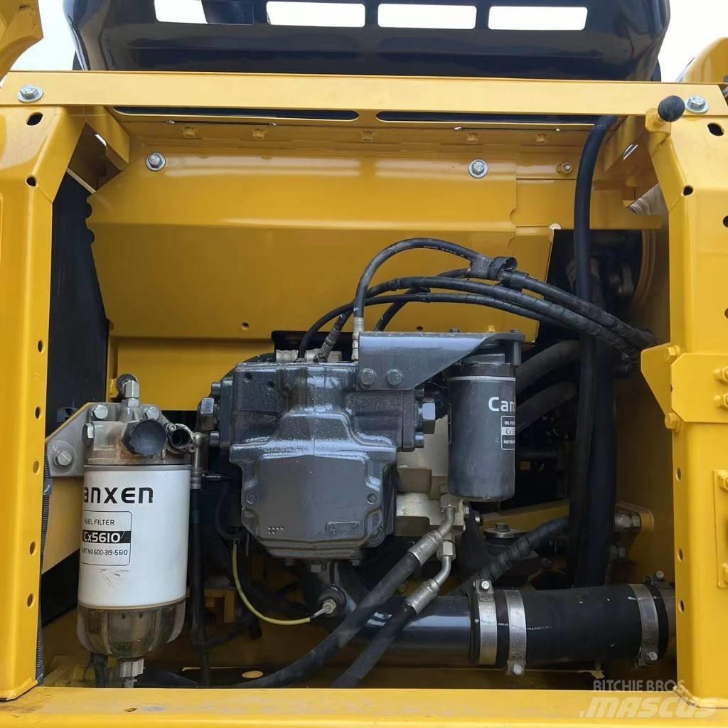 Komatsu PC240 Гусеничные экскаваторы