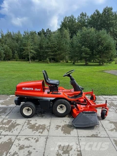 Kubota F 1900 Самоходные газонокосилки