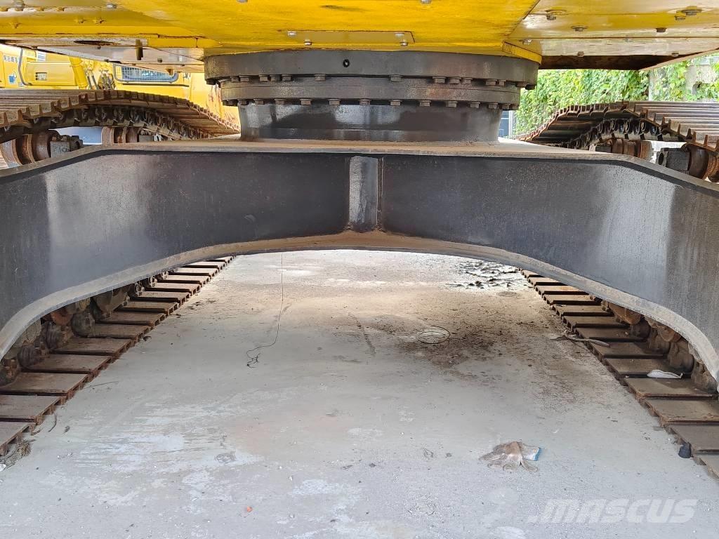 Komatsu PC 220-7 Гусеничные экскаваторы