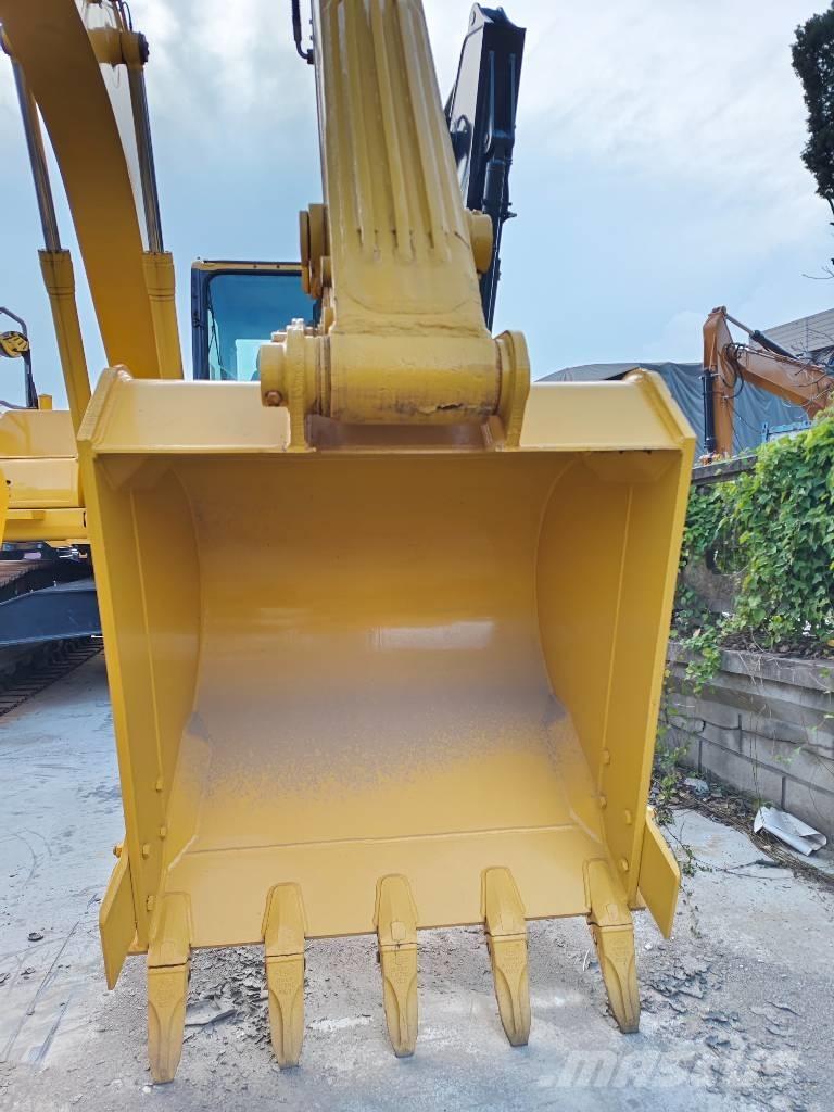 Komatsu PC 220-7 Гусеничные экскаваторы
