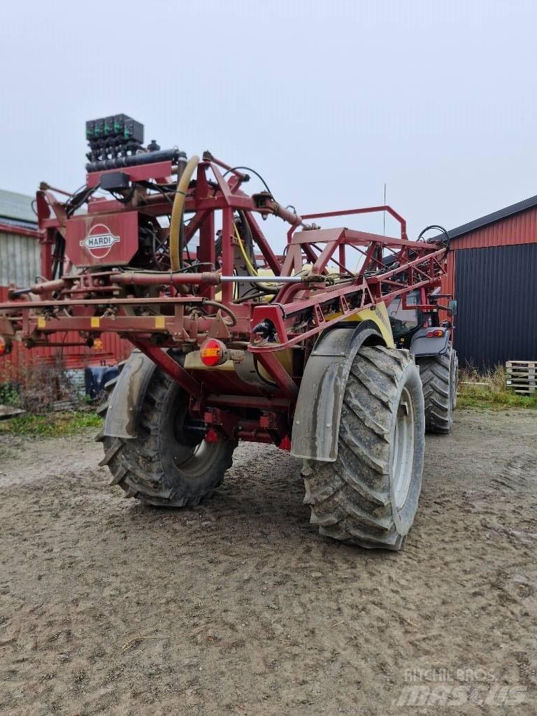 Hardi Commander 3200 Прицепные опрыскиватели