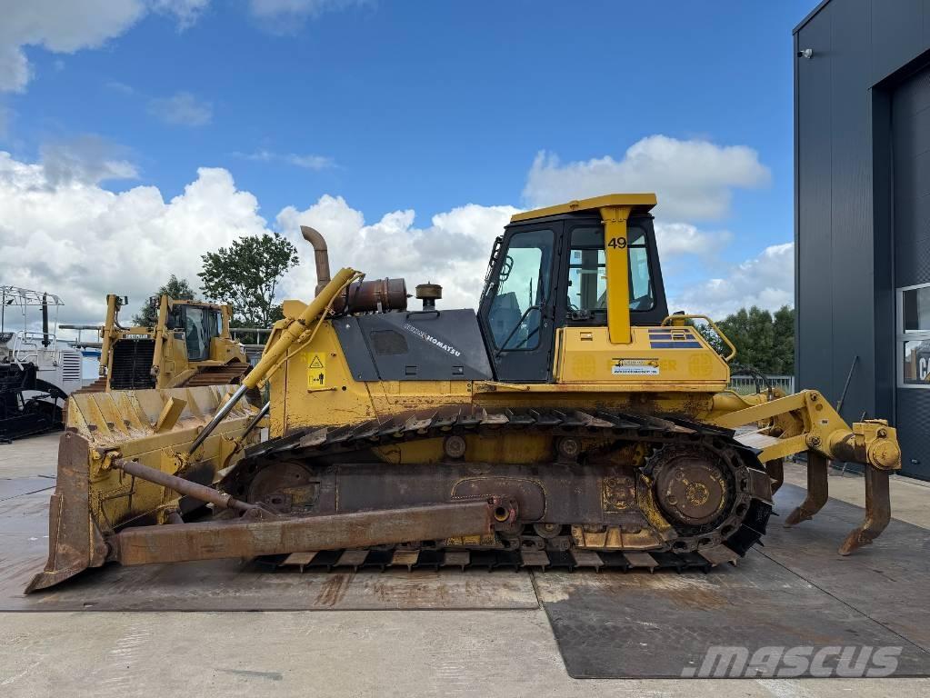 Komatsu D 65 PX-12 Гусеничные бульдозеры