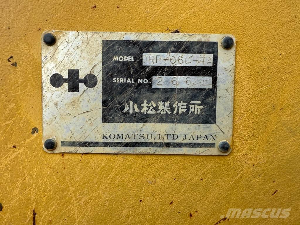 Komatsu D 65 PX-12 Гусеничные бульдозеры