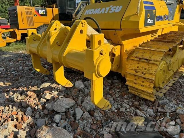 Komatsu D 85 EX Гусеничные бульдозеры