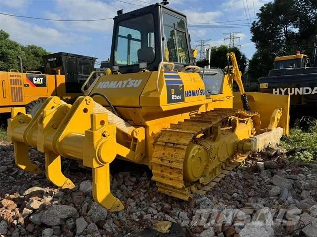 Komatsu D 85 EX Гусеничные бульдозеры