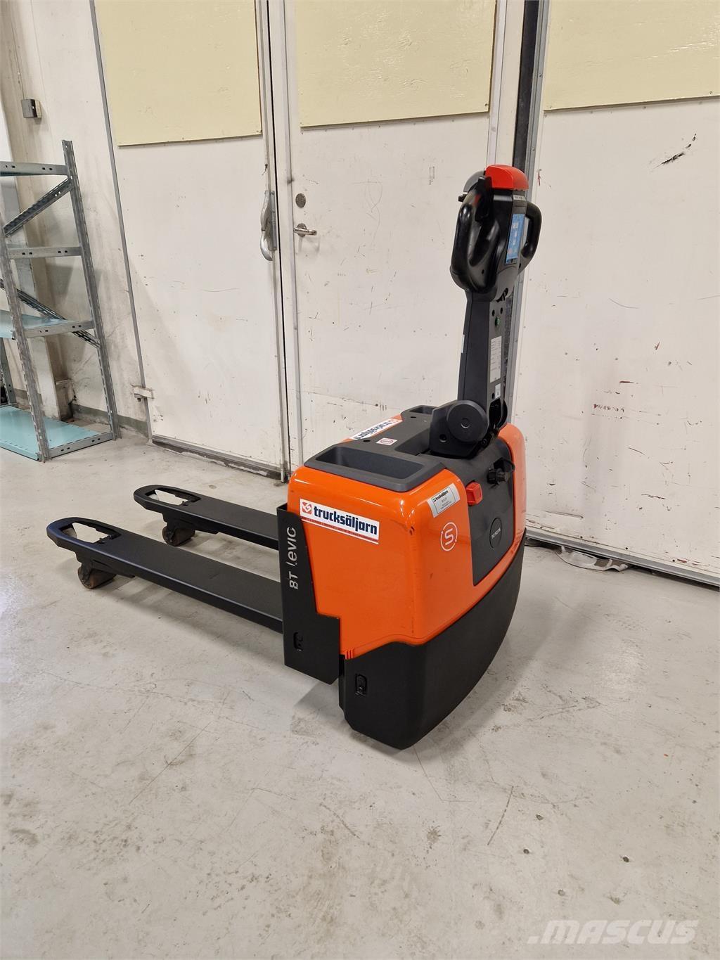 Toyota LWE130 Ручные штабелёры с электроподъёмом