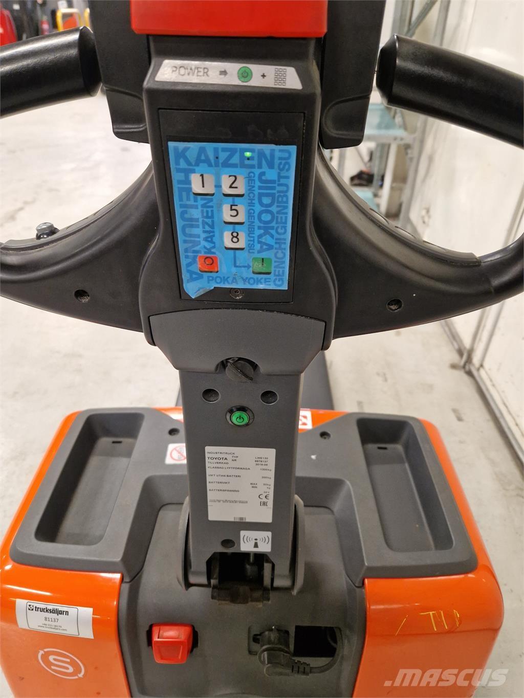 Toyota LWE130 Ручные штабелёры с электроподъёмом