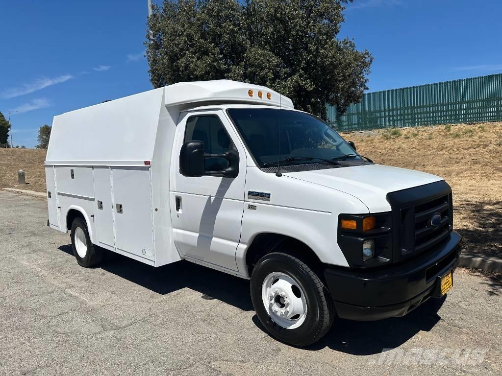 Ford Econoline E-350 Бортовые фургоны