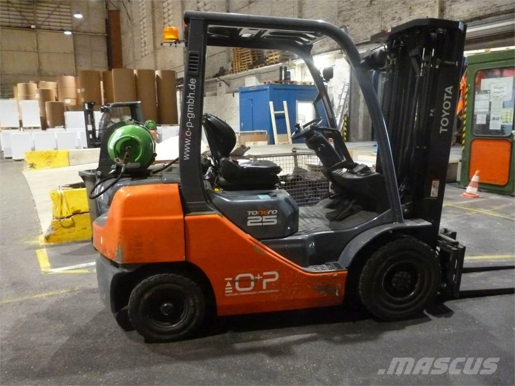 Toyota 02-8FGF25 Газовые погрузчики