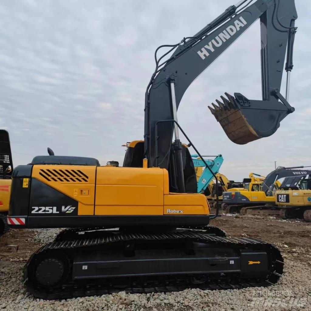 Hyundai 225VS Гусеничные экскаваторы