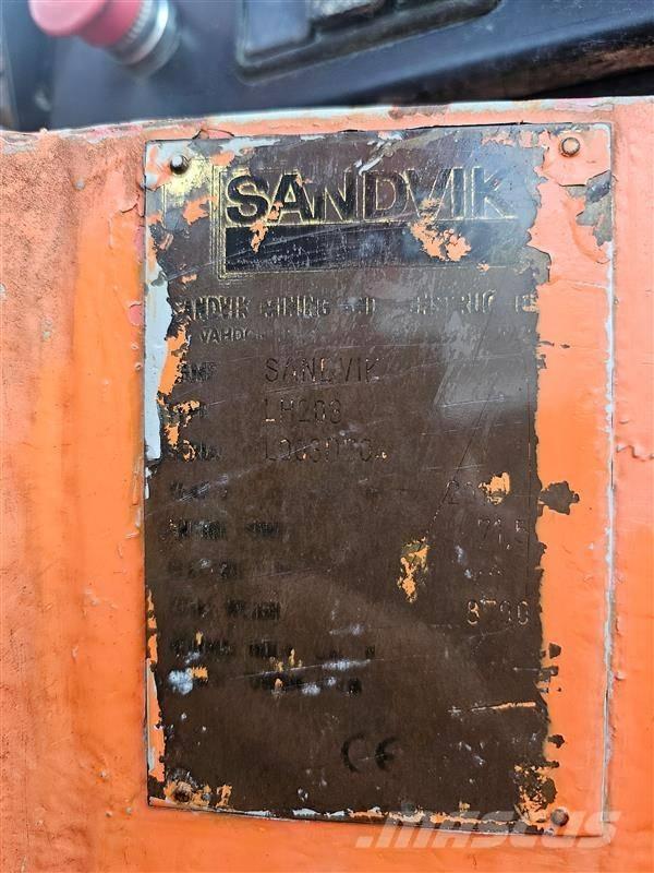 Sandvik LH203 Подземные погрузчики