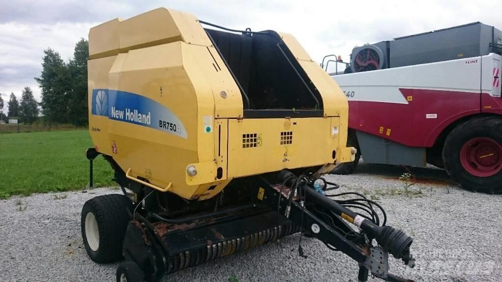 New Holland BR750A Рулонные пресс-подборщики