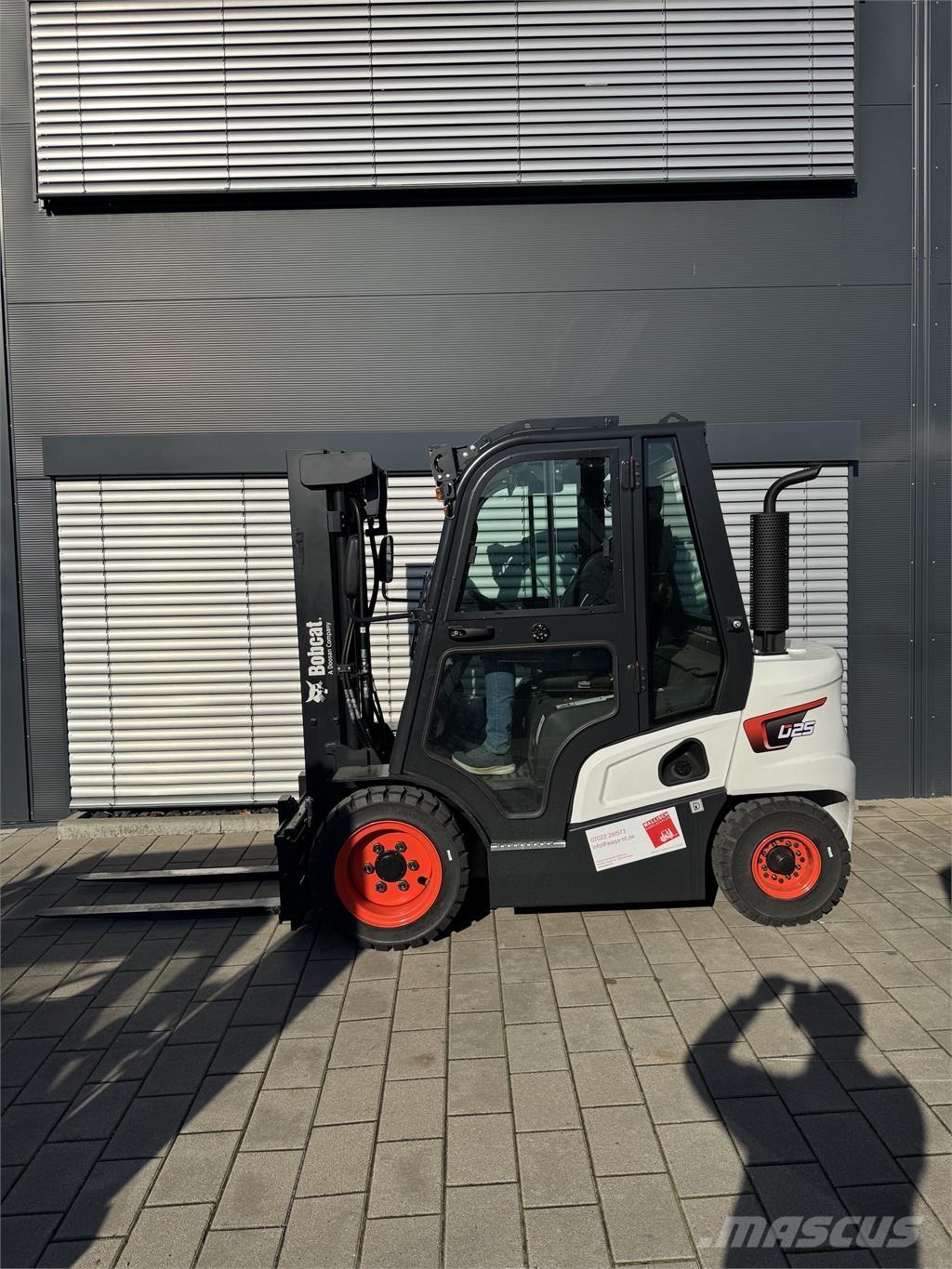 Bobcat D25NXS Дизельные погрузчики