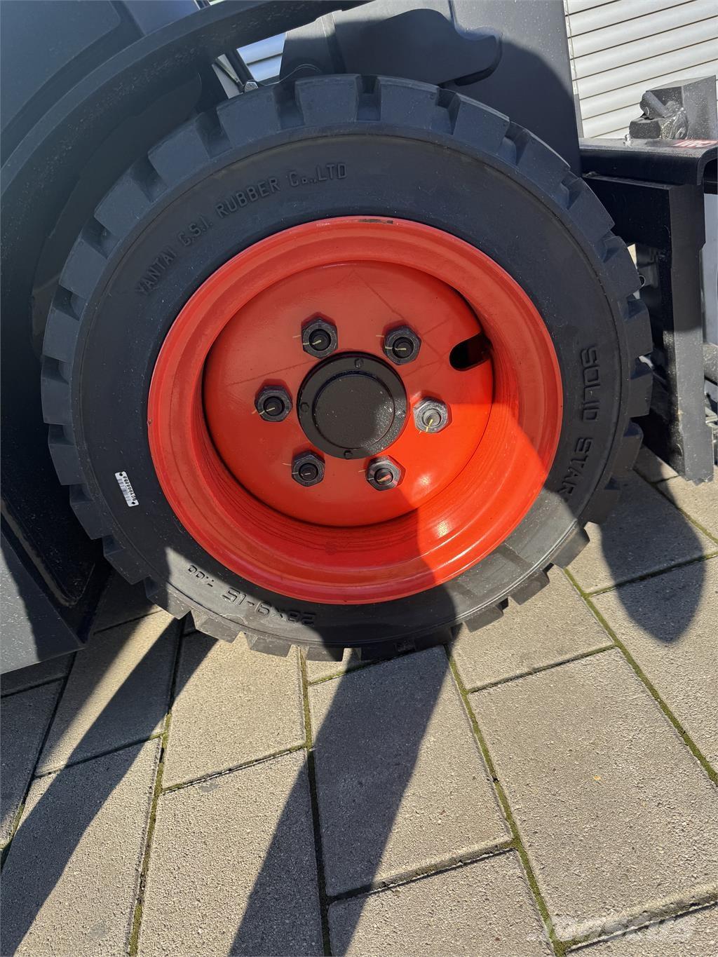 Bobcat D25NXS Дизельные погрузчики