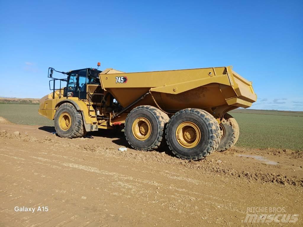CAT 745 Шарнирно-сочленённые самосвалы