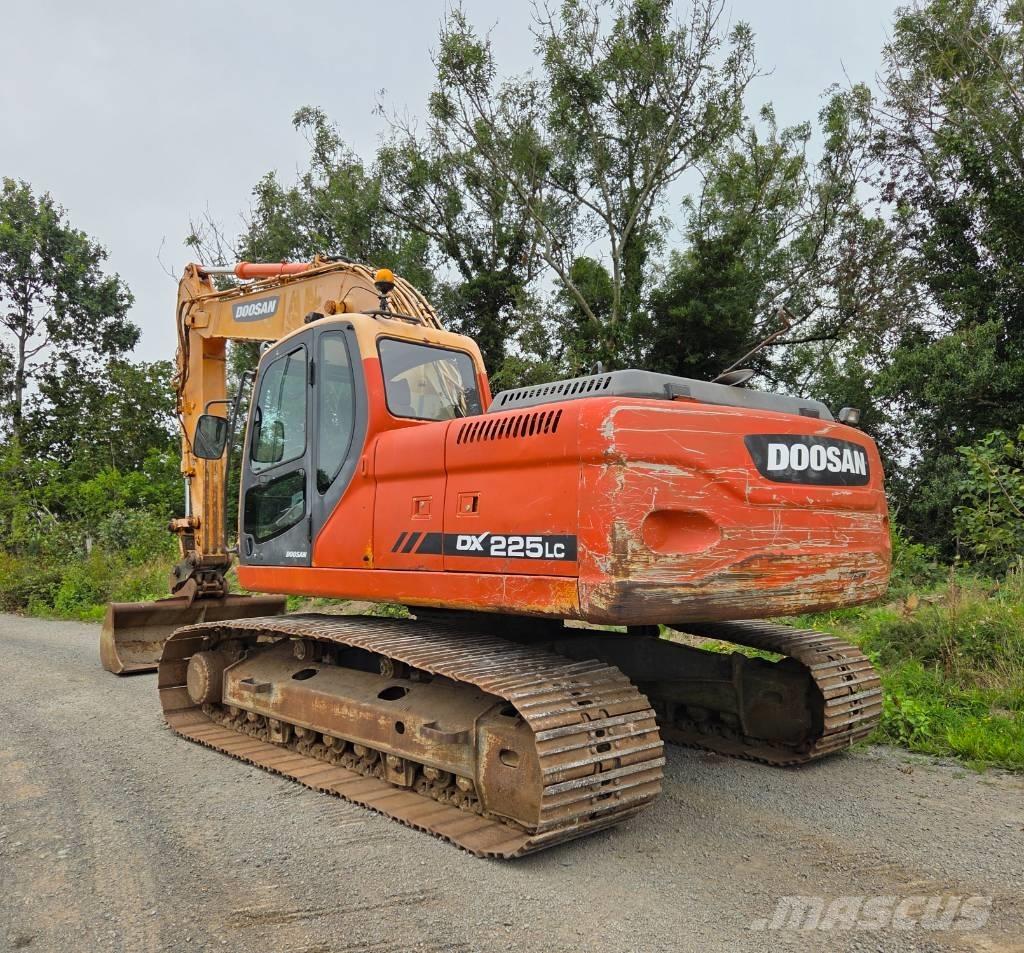 Doosan DX 225 LC Гусеничные экскаваторы