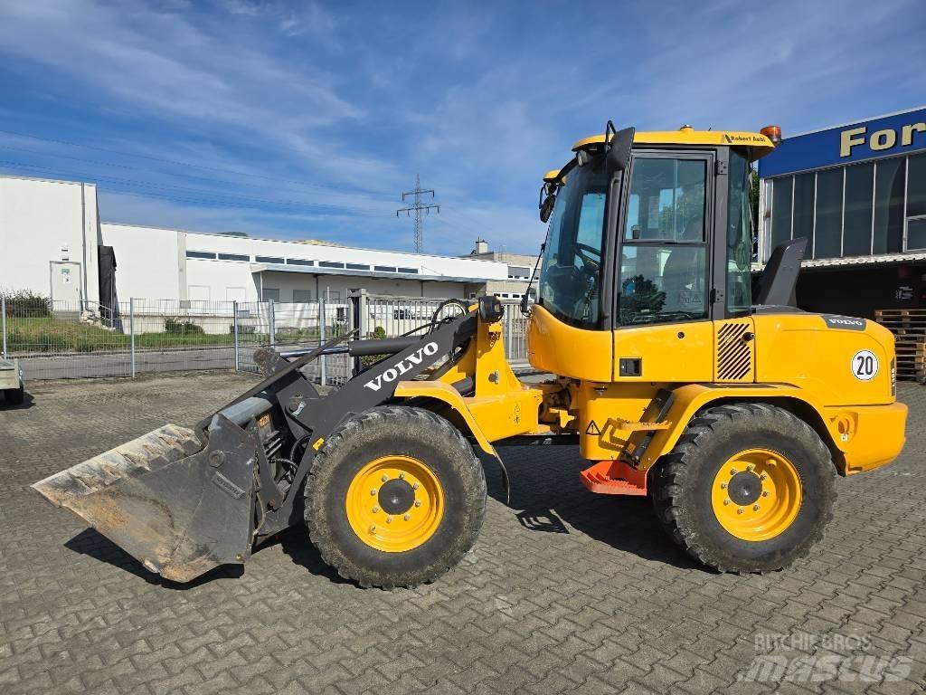 Volvo L 30 G Фронтальные погрузчики