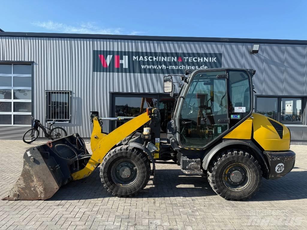 Komatsu WA 70-6 Фронтальные погрузчики