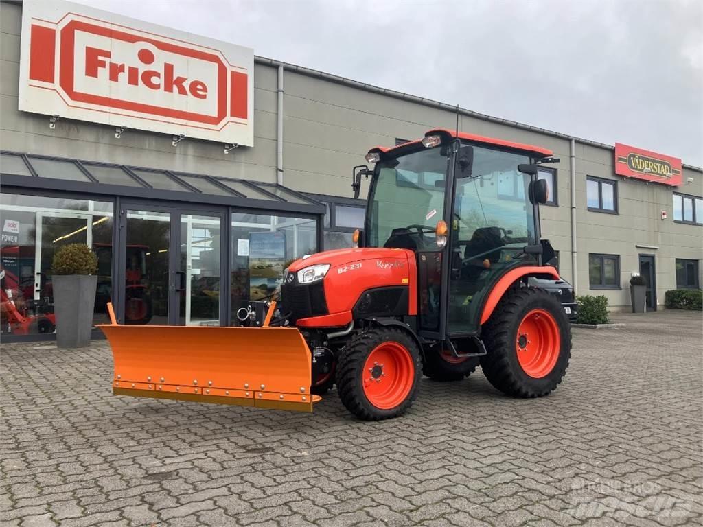 Kubota B2231 Коммунальные тракторы