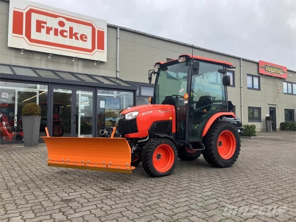 Kubota B2231 %SALE!% Коммунальные тракторы