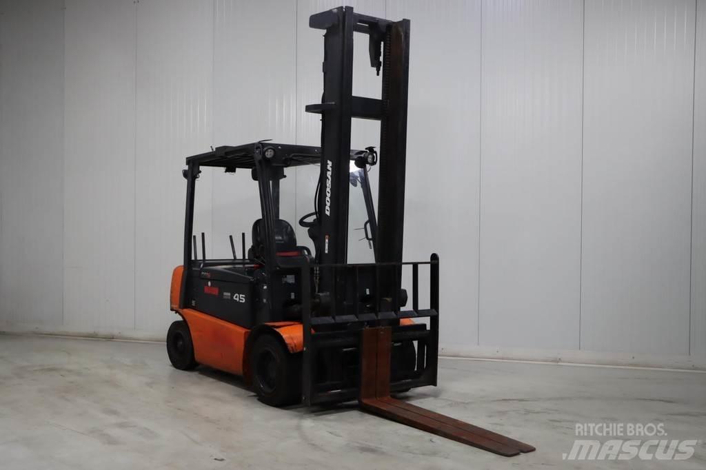 Doosan B45X-5 Электропогрузчики