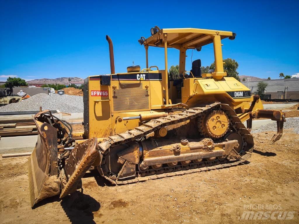 CAT D 6 M XL Гусеничные бульдозеры
