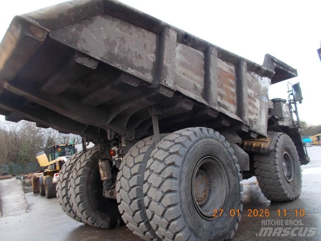 CAT 775G Карьерные самосвалы