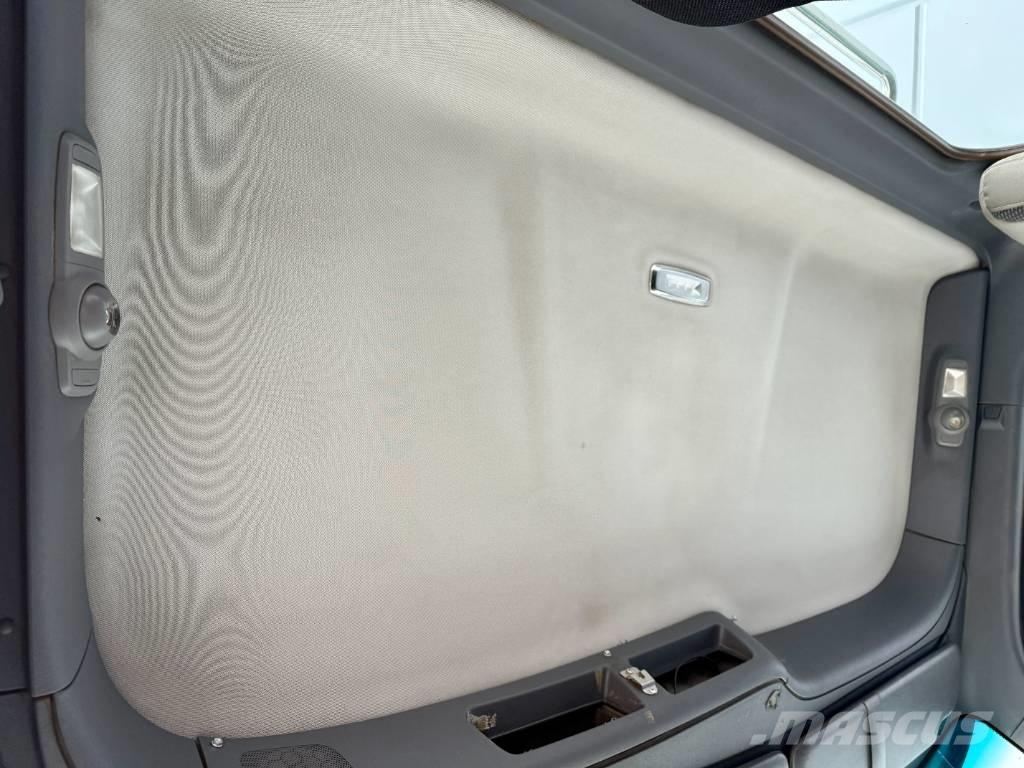 Peterbilt 567 Седельные тягачи