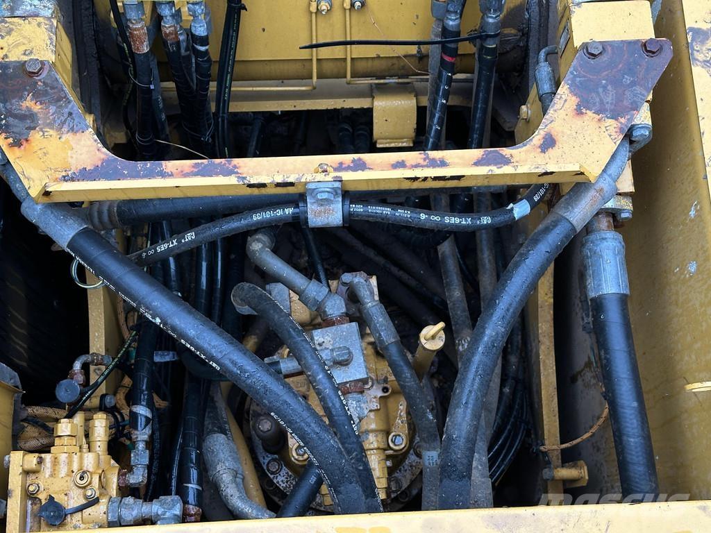 CAT 320FL Гусеничные экскаваторы