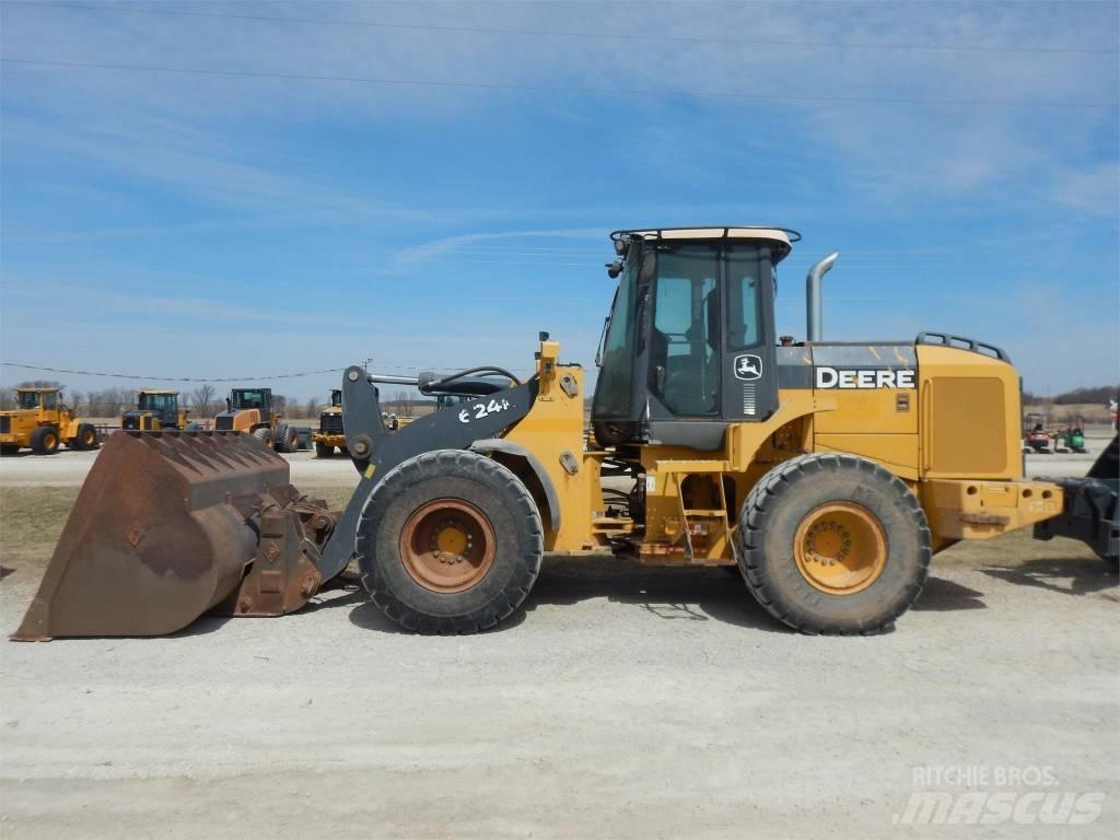 John Deere 624K Фронтальные погрузчики