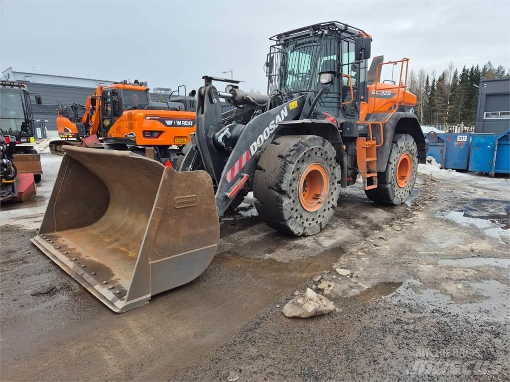 Develon DL320-7 Фронтальные погрузчики