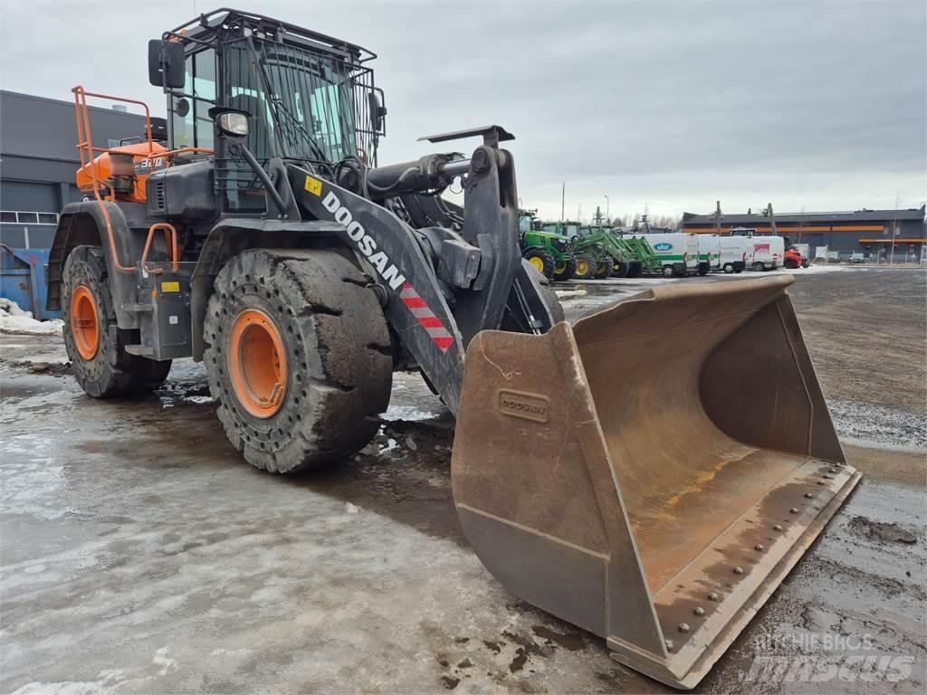 Develon DL320-7 Фронтальные погрузчики