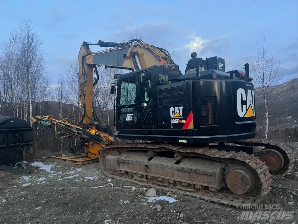 CAT 335 F L CR Буровые вышки