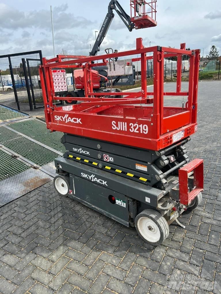 SkyJack SJ 3219 Ножничные подъемники
