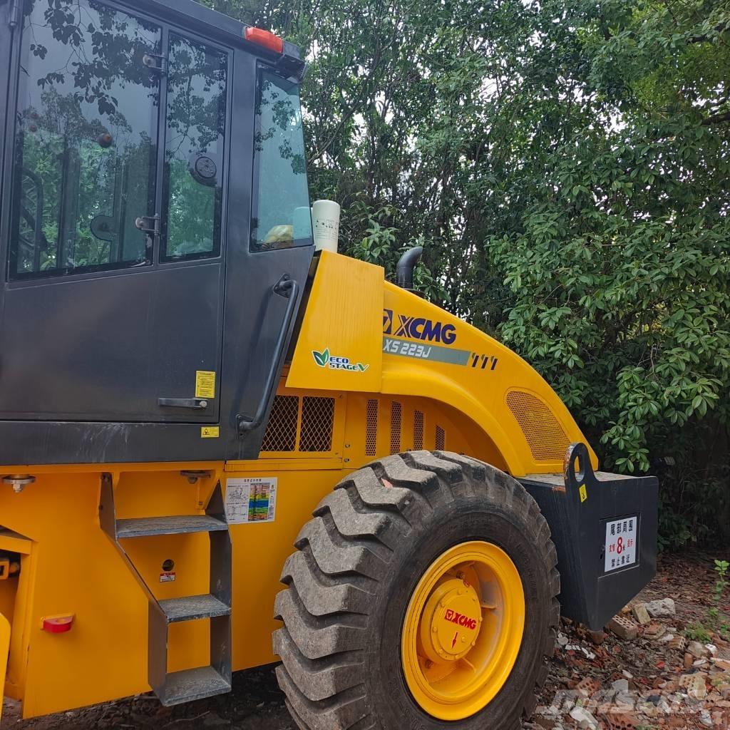 XCMG XS223J Грунтовые катки