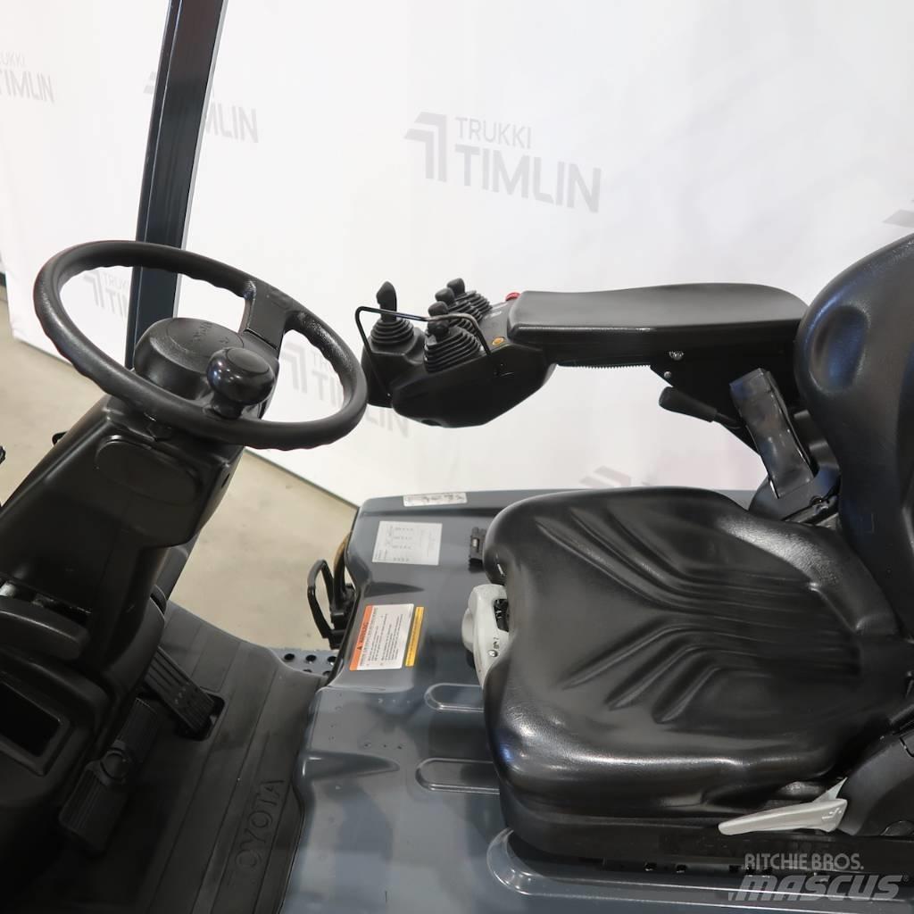 Toyota 8FBEK18T Электропогрузчики