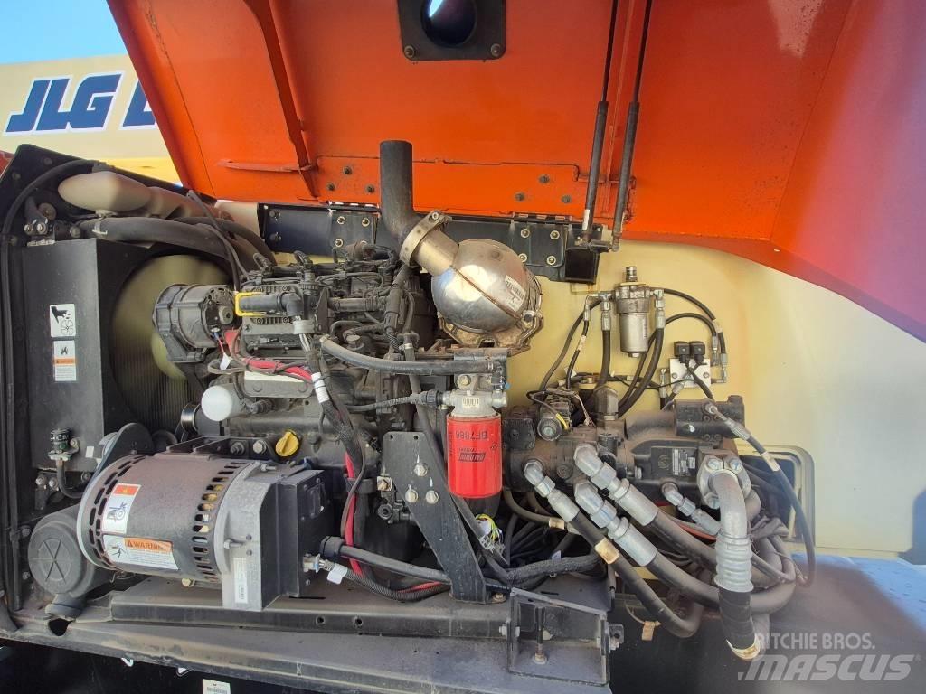 JLG 800 AJ Коленчатые подъемники