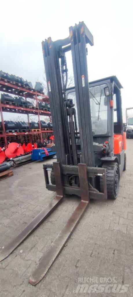 Doosan D 30 G Дизельные погрузчики