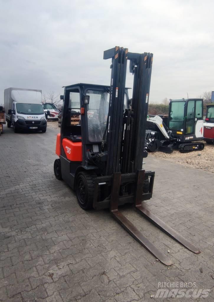 Doosan D 30 G Дизельные погрузчики