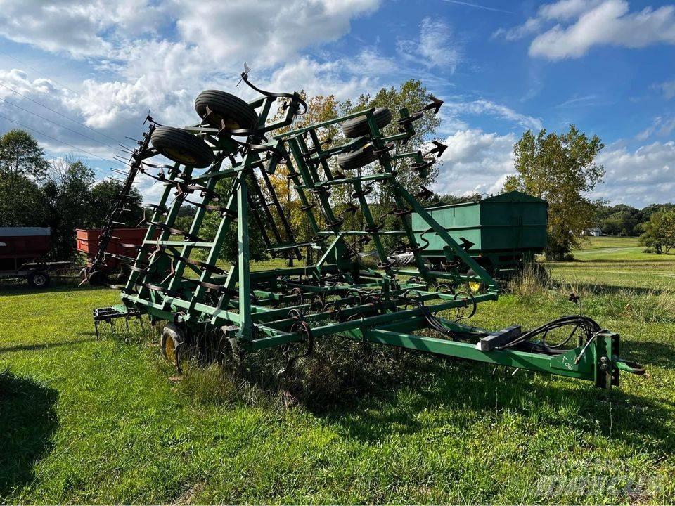 John Deere 960 Культиваторы сплошные
