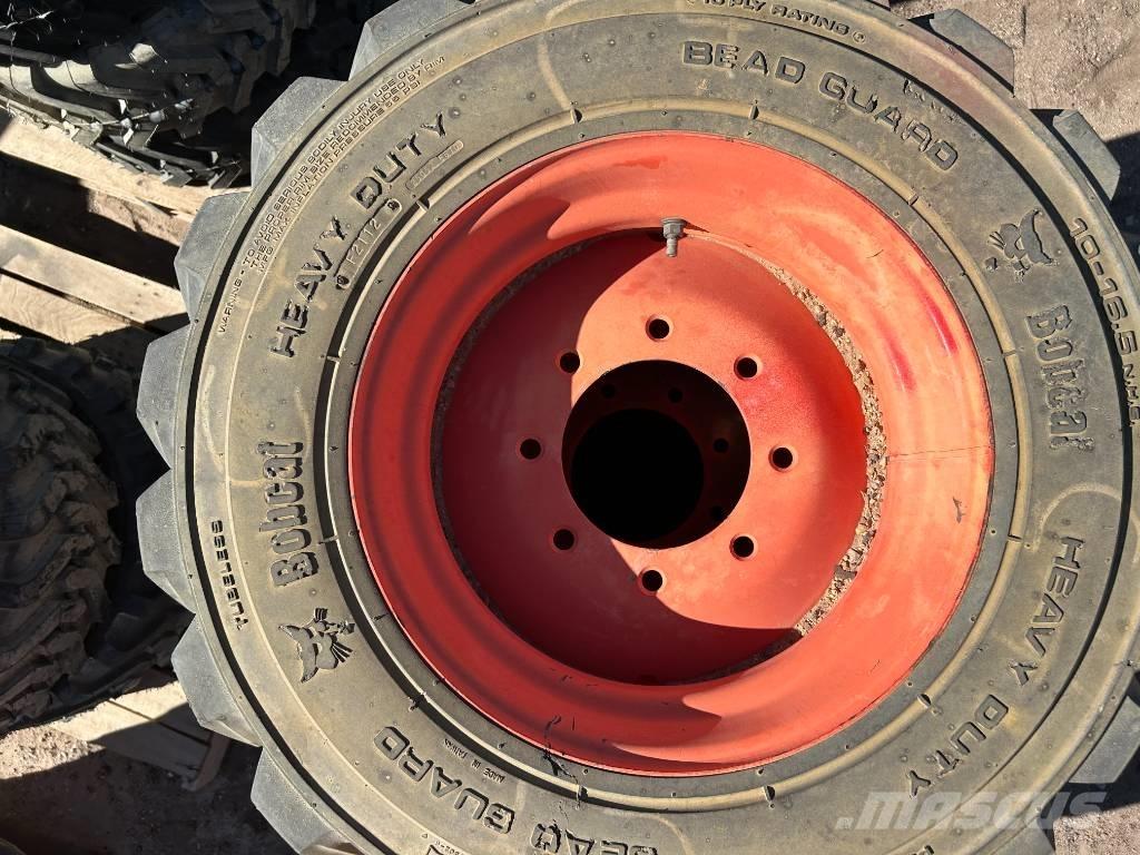 Bobcat 10x16.5 Tires Шины и колёса