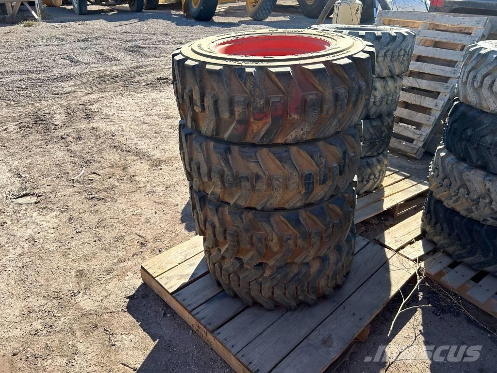 Bobcat 10x16.5 Tires Шины и колёса