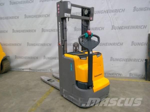 Jungheinrich EJC 214 Ручные штабелёры с электроподъёмом