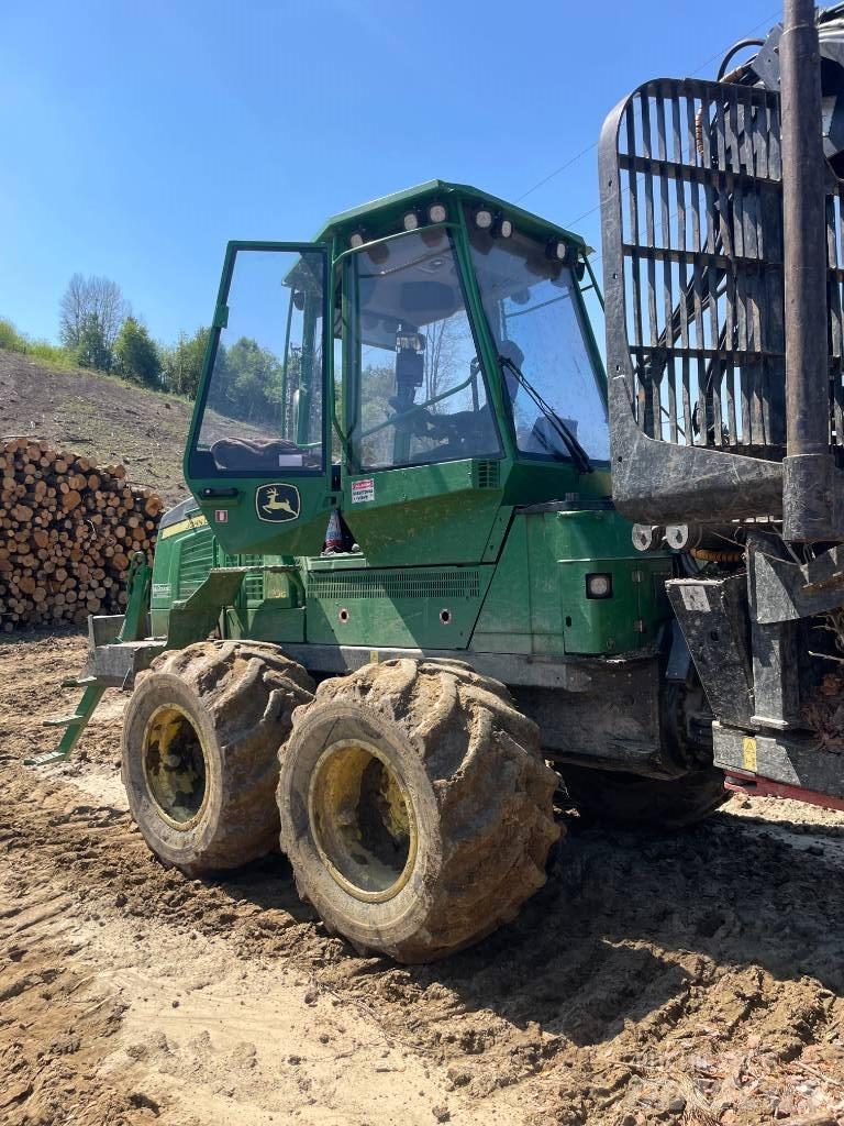 John Deere 1110G Форвардеры