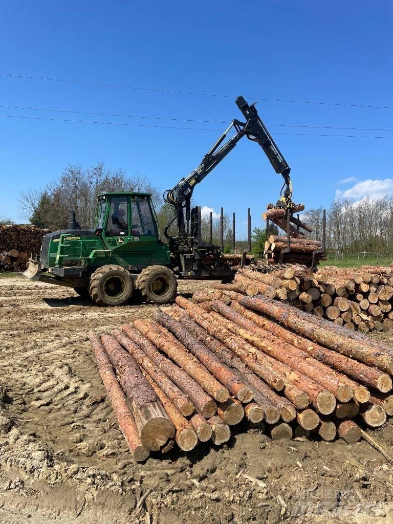John Deere 1110G Форвардеры