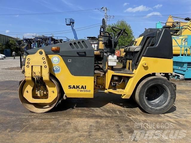 Sakai TW 352 Грунтовые катки