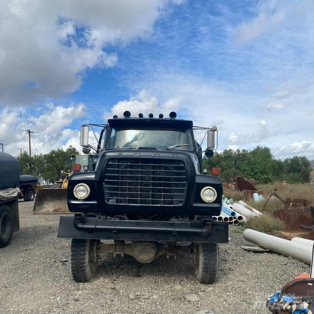 Ford 6 x 6 Поливочные машины