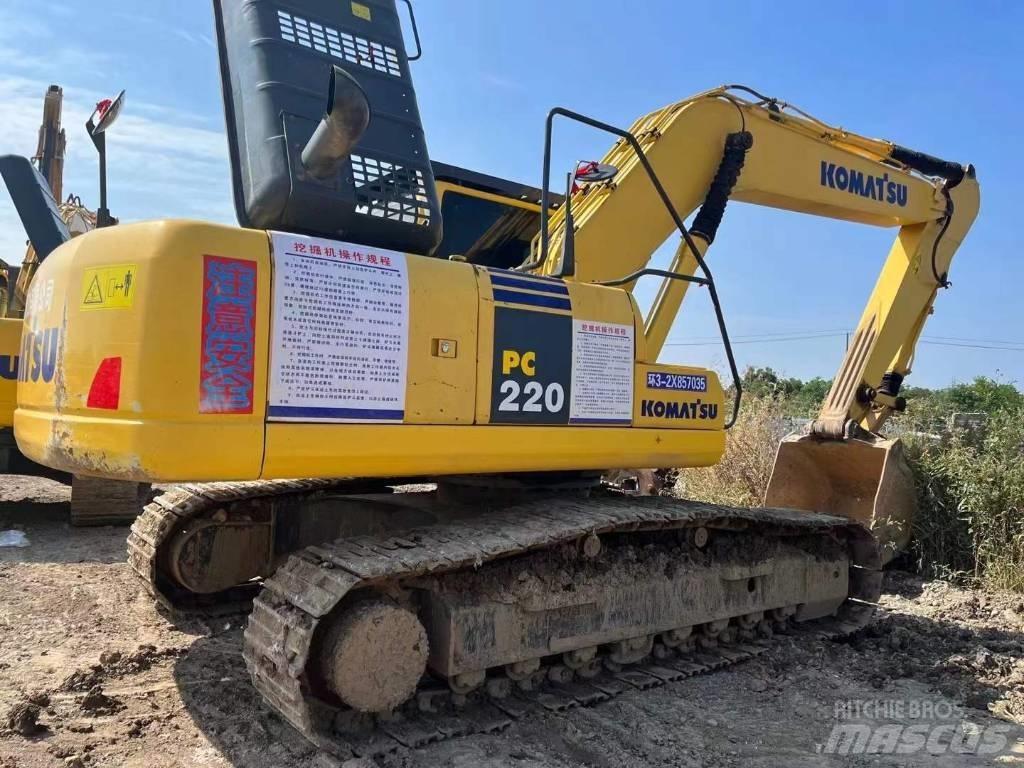 Komatsu PC 220 Гусеничные экскаваторы